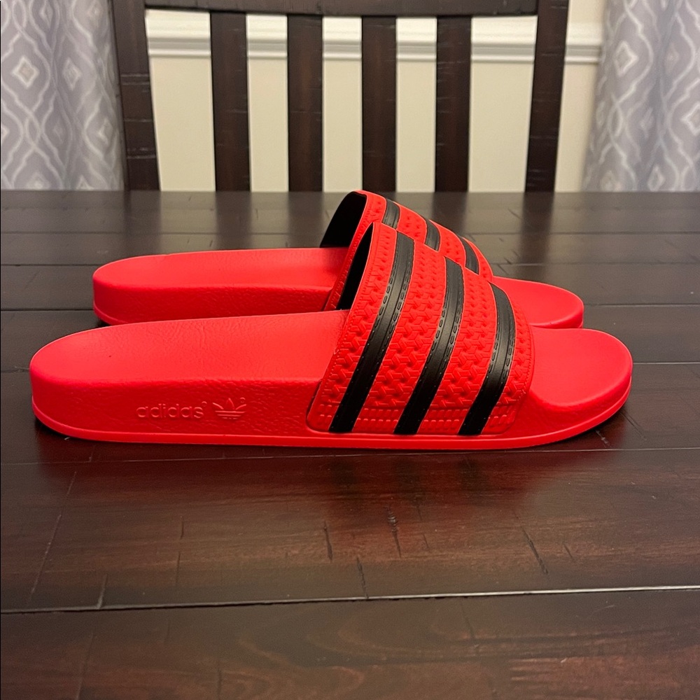 Adidas Adilette Slides Shoes Sandals JR3619 Made in Italy red Mens Size 11 - Picture 3 of 16